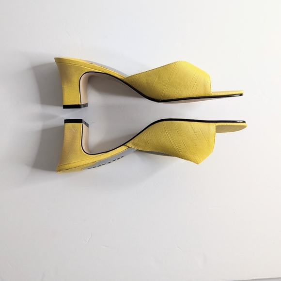 VTG Square Toe Chunky Heel Yellow Slip On Heels - Picture 2 of 8